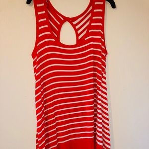 Sleeveless tunic